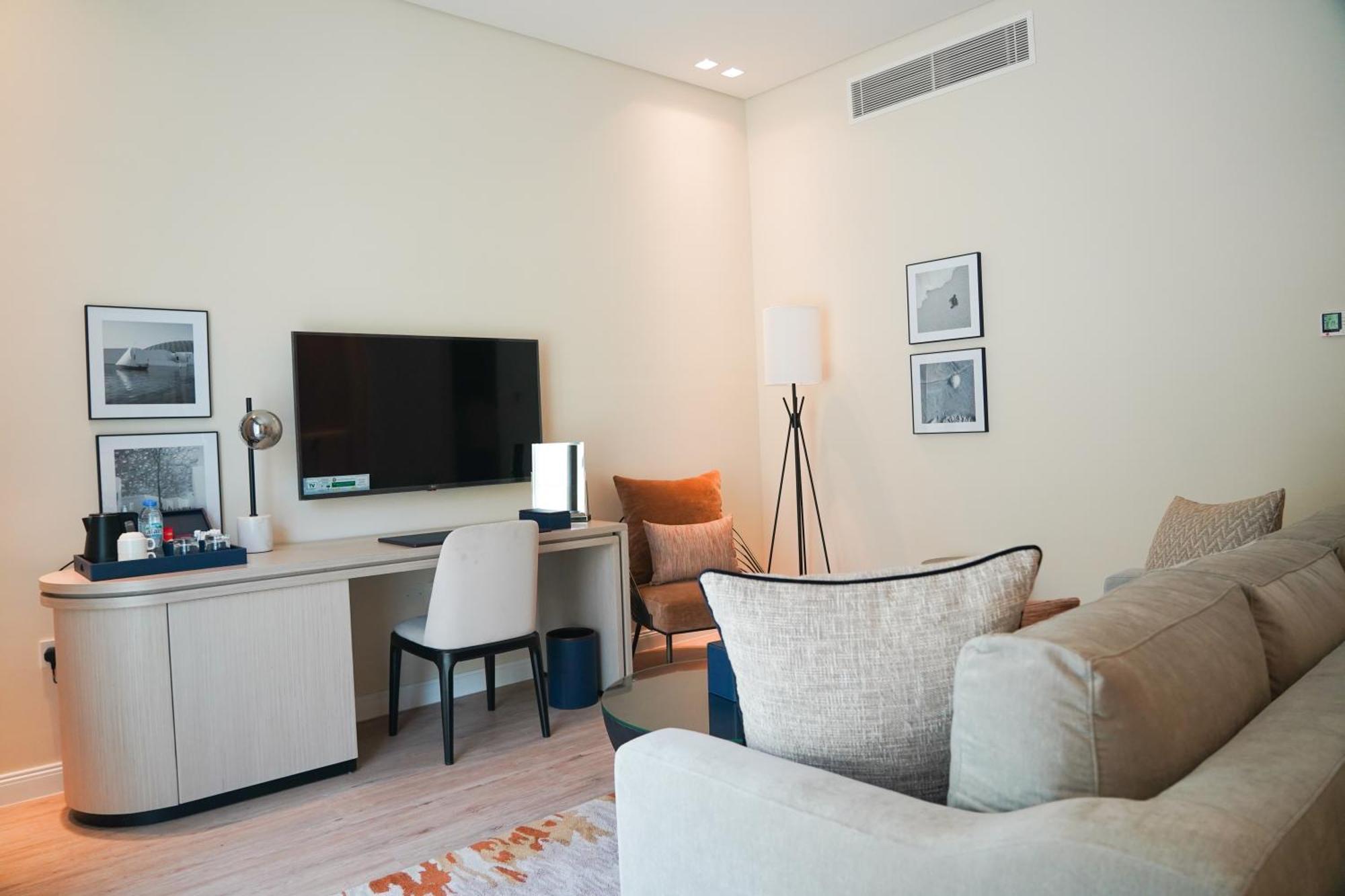 Andalus Al Seef & 4* Абу-Дабі